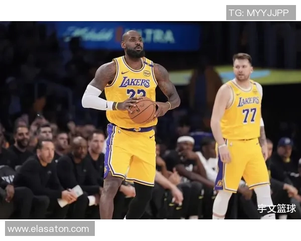 杨毅分析湖人战术选择认为詹姆斯影响东契奇表现宁愿全力支持东契奇 杨毅分析湖人战术选择认为詹姆斯影响东契奇表现宁愿全力支持东契奇