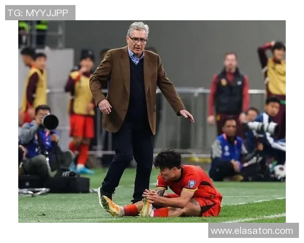 球迷怒斥谢文能表现糟糕呼吁其转型为网络红人