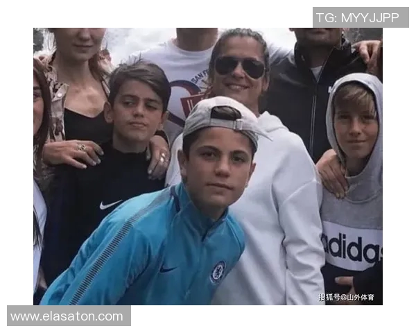 加纳乔创造历史成为首位代表两队欧冠进球的U21球员