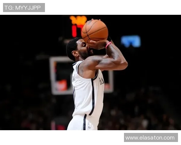 克拉克斯顿迎来生涯首次三双表现出色砍下18分11篮板12助攻可喜可贺