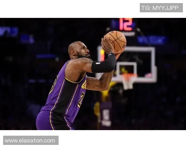 詹姆斯即将复出助力湖人未来一周迎战爵士两场关键对决 詹姆斯即将复出助力湖人未来一周迎战爵士两场关键对决