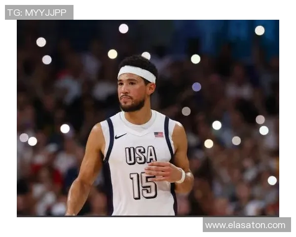 布克称赞第二阵容防守表现认为马克西在场上难以应对 布克称赞第二阵容防守表现认为马克西在场上难以应对