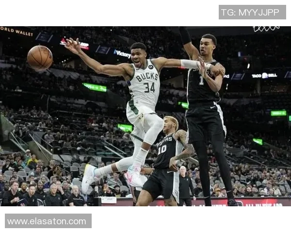 字母哥开局惊艳表现场均36分14板助攻数据令人瞩目