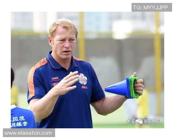 阿尔克马尔总监霍伊贝尔茨确认赛季结束后将正式离任 阿尔克马尔总监霍伊贝尔茨确认赛季结束后将正式离任